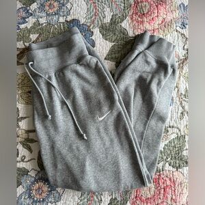 Nike Women’s Gray Jogger Sweatpants